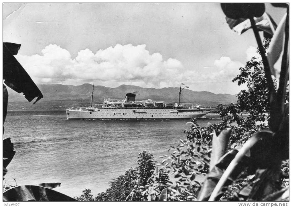 POINTE A PITRE (Guadeloupe) Départ Du Paquebot Colombie - Pointe A Pitre