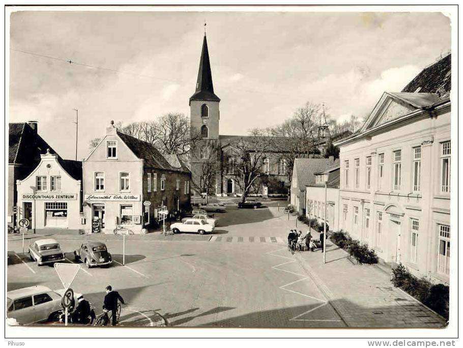 D978:  ESENS : Marktplatz / St. Magnus Kirche - Esens