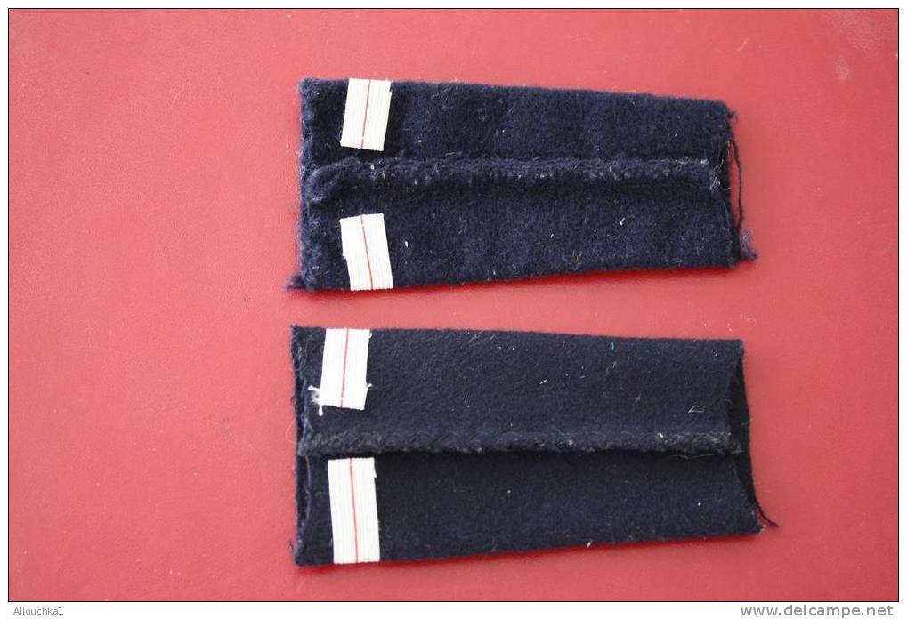 MILITARIA 2 EPAULETTES DE GRADE GALON MILITAIRE ARMEE DE L´AIR    A IDENTIFIER MERCI ? - Ausrüstung