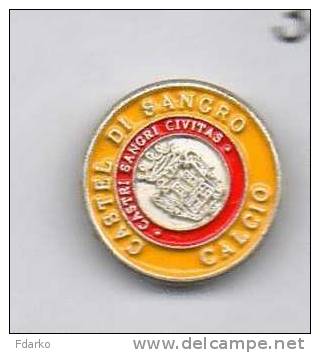 Pq1 Castel Di Sangro Calcio Distintivi FootBall Pin's Soccer Pin Spilla Italy Abruzzo L' Aquila - Calcio