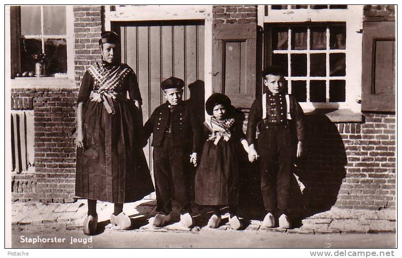 Carte Photo - Pays Bas - Staphorster Jeugd - Costumes Traditionnels - Photo Véritable - Circulée - État : Très Beau - Sonstige & Ohne Zuordnung