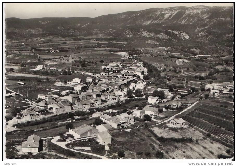 84 : CABRIERES D´AIGUES , Vue Générale Aérienne - Cabrieres D'Aigues