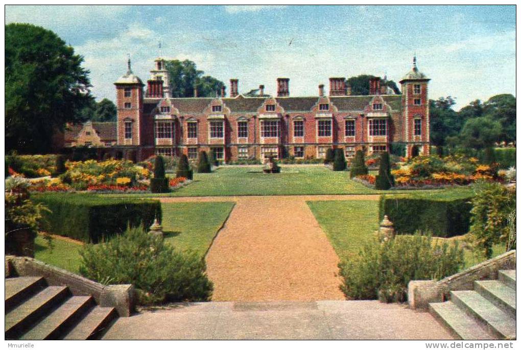 ROYAUME UNI-NORFOLK East Front And Formal Gardens, Blickling Hall Near Aylsham-MB - Autres & Non Classés