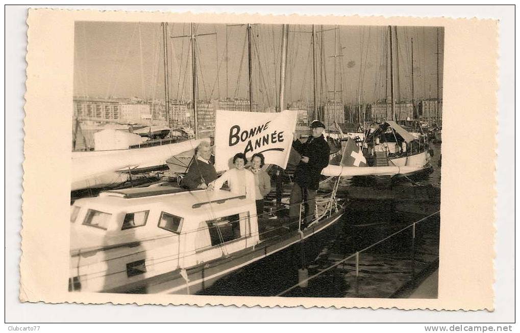 Marseille (13) : GP Yacht Suisse "Tout Droit" Dans Le Vieux Port Voeux 1958 (animée) PHOTO RARE. - Joliette