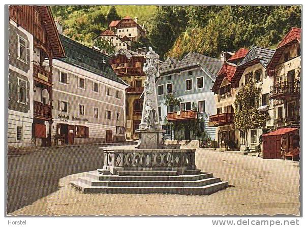 Austria - 4830 Hallstatt - Salzkammergut - Alte Salzbergbau-Siedlung - Hauptplatz - Hallstatt