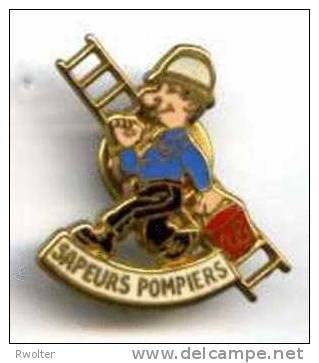 @+Pin's Sapeurs Pompiers - Le 18 - Firemen