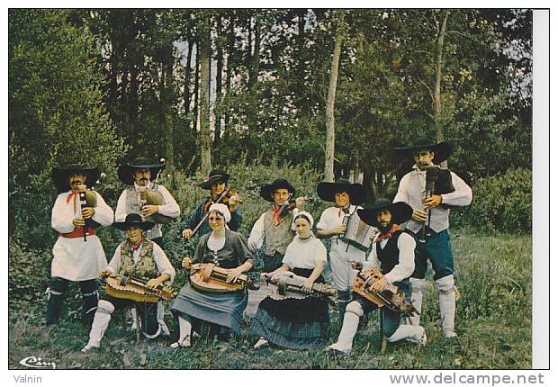 En Berry Avec Les Forestins - Thaumiers