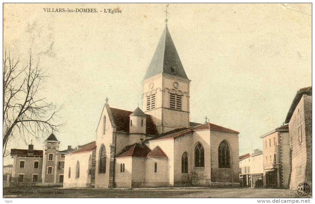 CPA - 01- VILLARS Les DOMBES - L'Eglise - Petite Déchirure à Droite  - 333 - Villars-les-Dombes