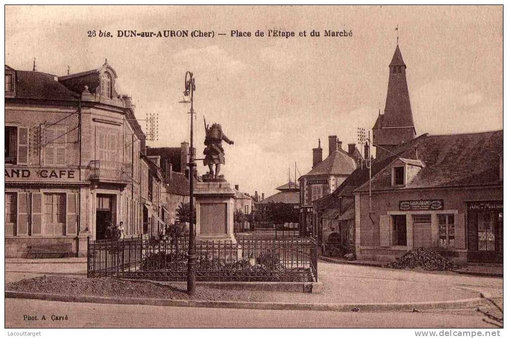 Place De L'Eglise Et Du Marché - Dun-sur-Auron