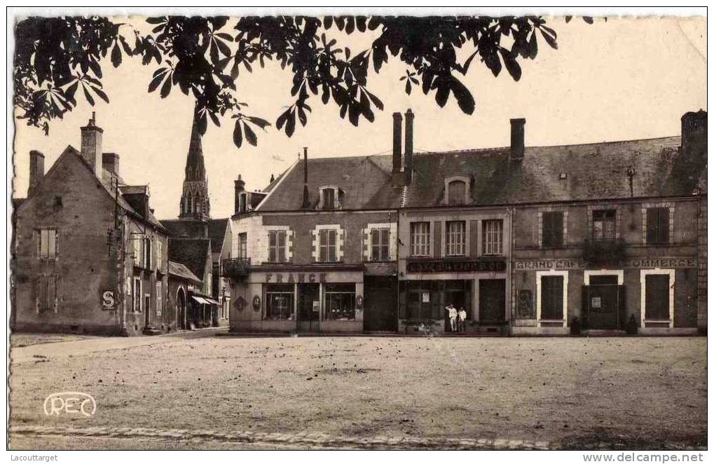 Place Du Marché - CPSM - Graçay