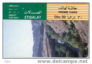 # UAE T18 River & Hill Side 30 Tamura   Tres Bon Etat - Emirats Arabes Unis