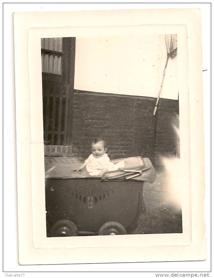 Friville-Escarbotin (80) : Enfant Dans Lando Environ 1940 (animée) CARTE PHOTO RARE. - Friville Escarbotin