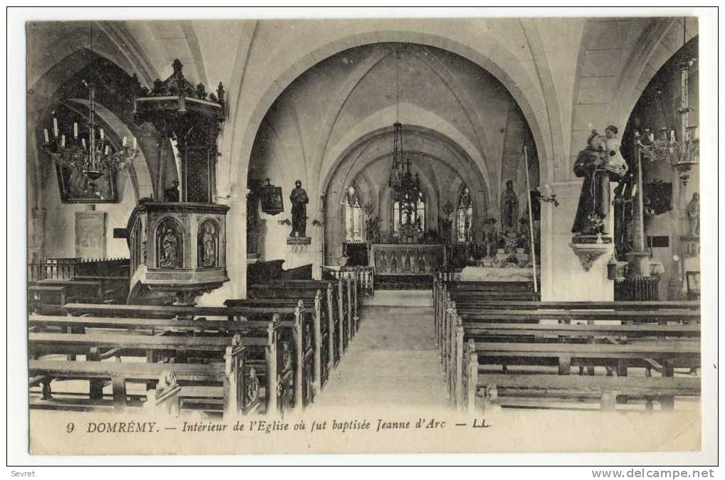 DOMREMY. - Intérieur De L'Eglise Où Fut Baptisé Jeanne D'Arc - Domremy La Pucelle