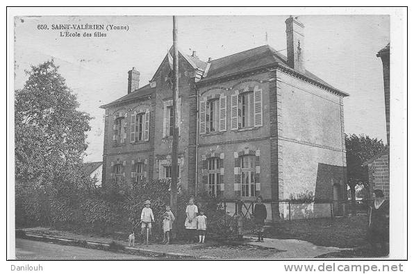 89 // SAINT VALERIEN - L'école Des Filles - ANIMEE - N° 659 - Saint Valerien