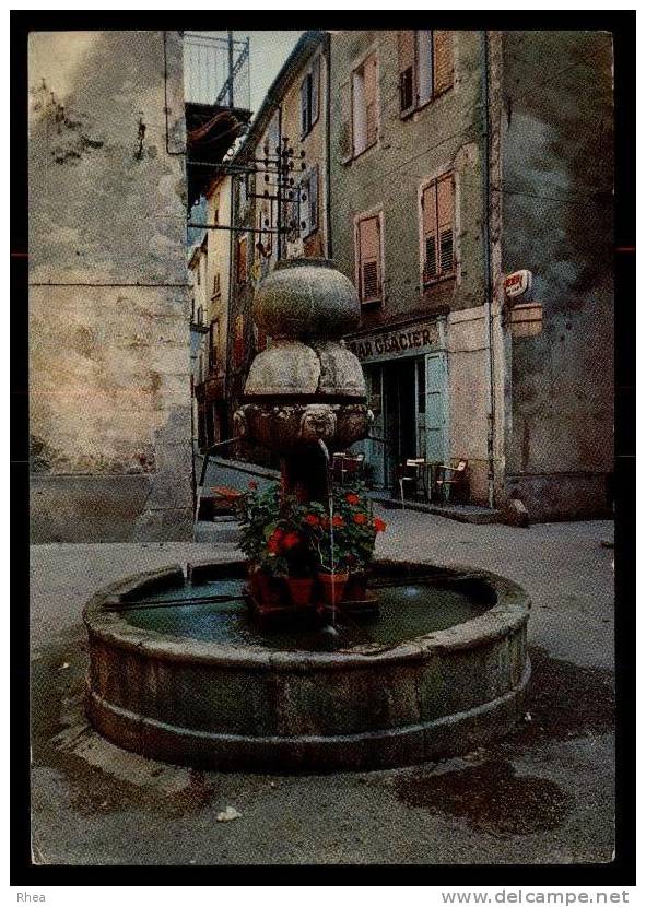 04 Castellane Fontaine D04D K04039K C04039C RH077706 - Castellane