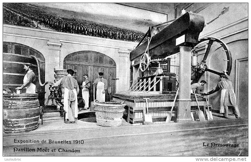 BRUXELLES EXPOSITION 1910 PAVILLON MOET ET CHANDON LE PRESSURAGE - Weltausstellungen