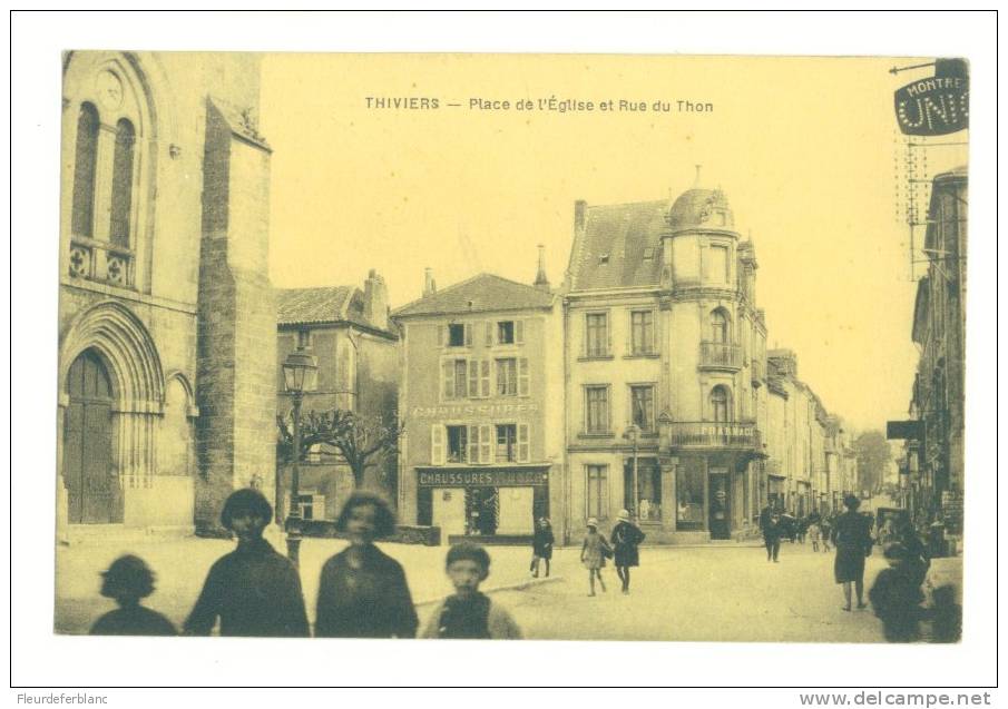 THIVIERS -  (24) - CPA - Place De L'église Et Rue Du Thon - Thiviers