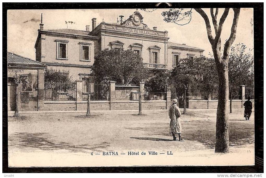 CPA ANCIENNE : ALGÉRIE- BATNA : L´HOTEL DE VILLE DE FACE EN GROS PLAN AVEC ANIMATION- - Batna