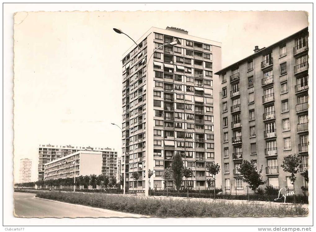 Gennevilliers (92) : Un Coin De La Nouvelle Cité "Fossé De L'Aumône" Environ 1950 (animée). - Gennevilliers