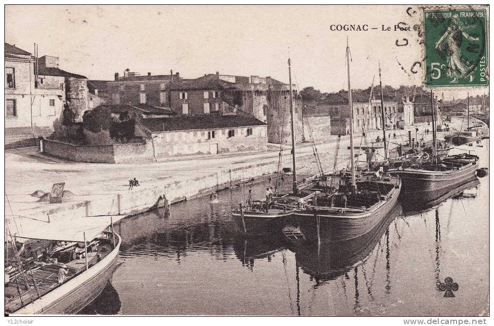 CPA COGNAC LE PORT GABARES SUR LA CHARENTE TRANSPORT DU COGNAC ALCOOL PENICHES - Péniches