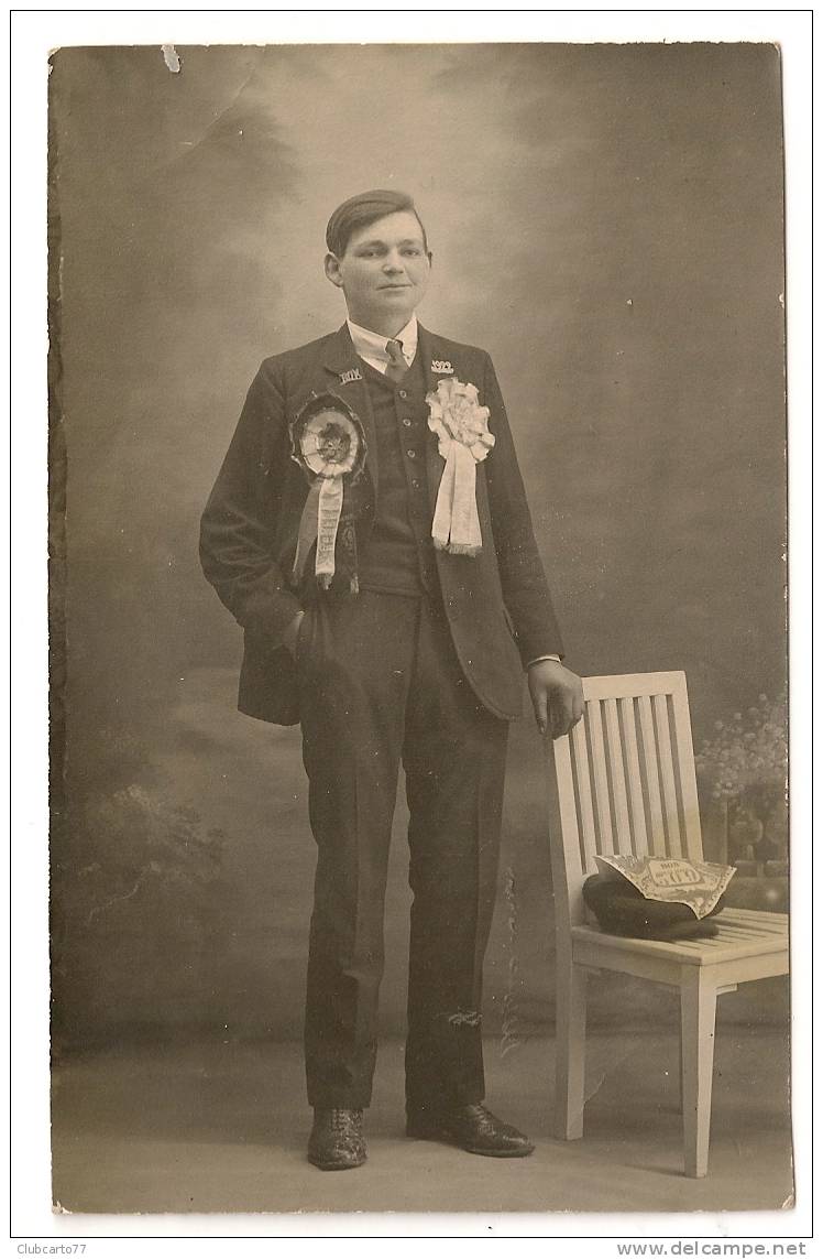 Chatou (78) : Jeune Homme Conscrit Environ 1909 (animée) PHOTO RARE. Voir Autre Photo Associée - Chatou