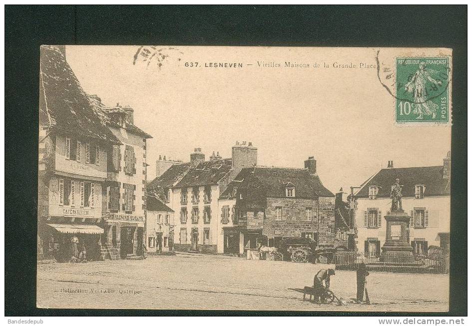 Lesneven (29) - Vieilles Maisons De La Grande Place ( Animée Café Parisien Balayeur Monument Aux Morts Coll. VILLARD 637 - Lesneven