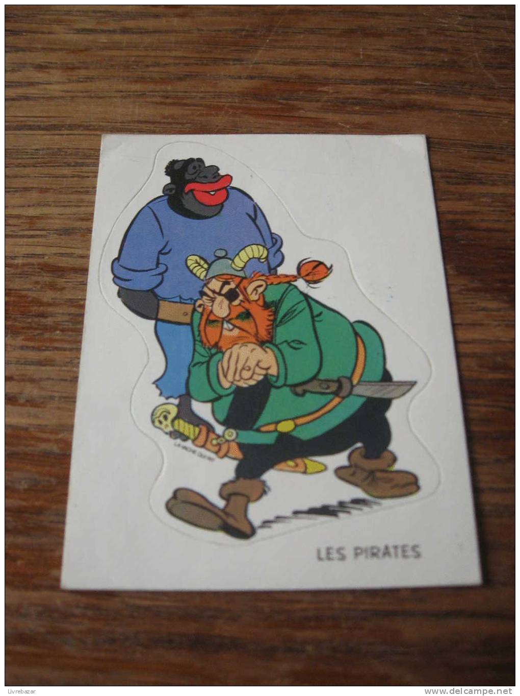 Ancien AUTOCOLLANT  LES PIRATES  PUB DE LA VACHE QUI RIT - Stickers