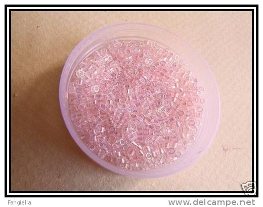 2g Miyuki Delica DB82 Lined Light Pink AB 11/0 - Perles