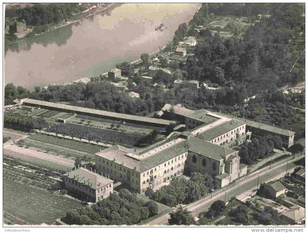 CALUIRE  Rhône  : Maison Des Frères  1 Rue De La Libération  1958 Vue Aérienne - Caluire Et Cuire