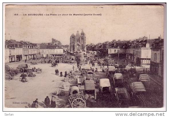 27 , LE NEUBOURG , La Place Un Jour De Marché - Le Neubourg