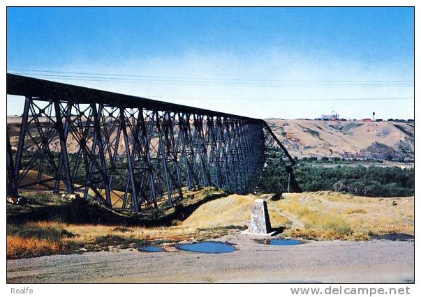 Train Railroad Bridge In Lethbridge Alberta Canada  The Longuest And Highest Bridge Of Its Kind In The World - Opere D'Arte