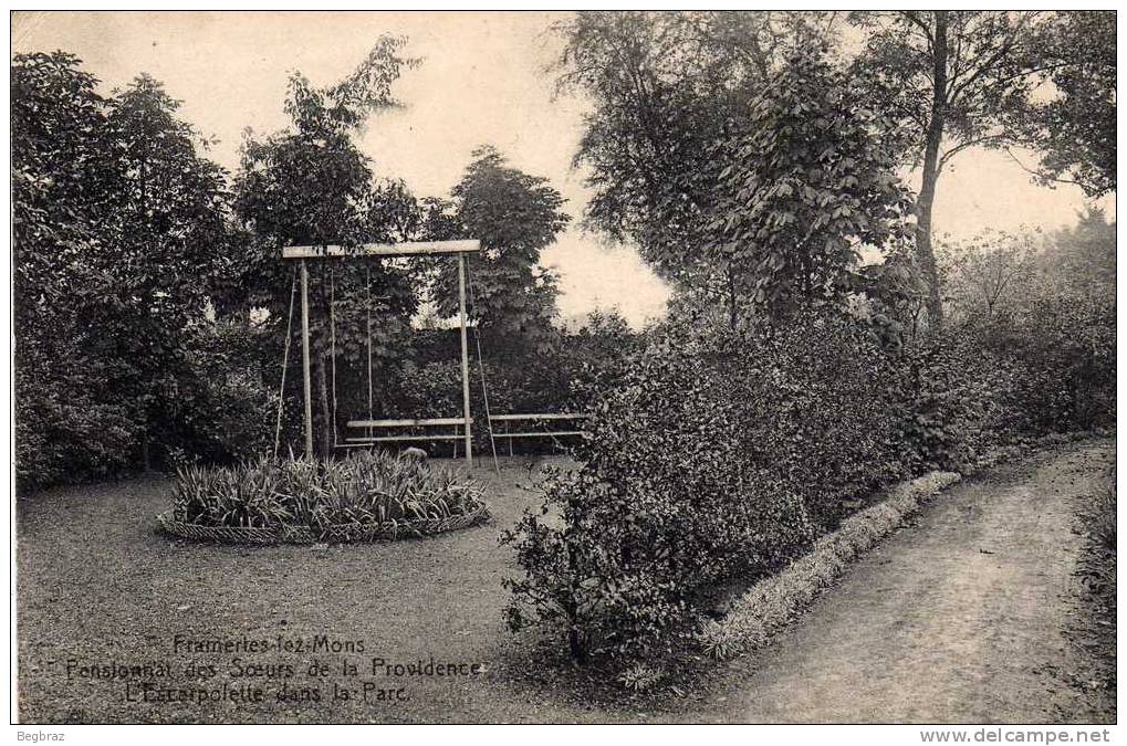 PENSIONNAT DES SOEURS DE LA PROVIDENCE   ESCARPOLETTE DANS LE PARC - Frameries