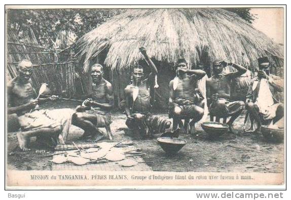 CPA Afrique ,Mission Du Tanganika, Pères Blancs, Groupe D´indigènes Filant Du Coton Avec Fuseau A Main - Tanzania