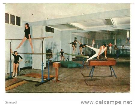 CPSM HENIN BEAUMONT 62 Salle De Gymnastique Animation  Cuvelier BEAU PLAN RARE - Gymnastiek