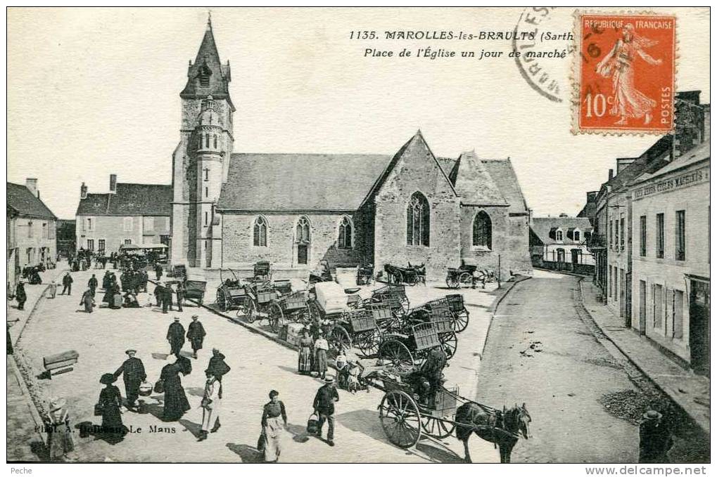 995- Cpa Marolles Les Braults -place De L´église Un Jour De Marché- - Marolles-les-Braults