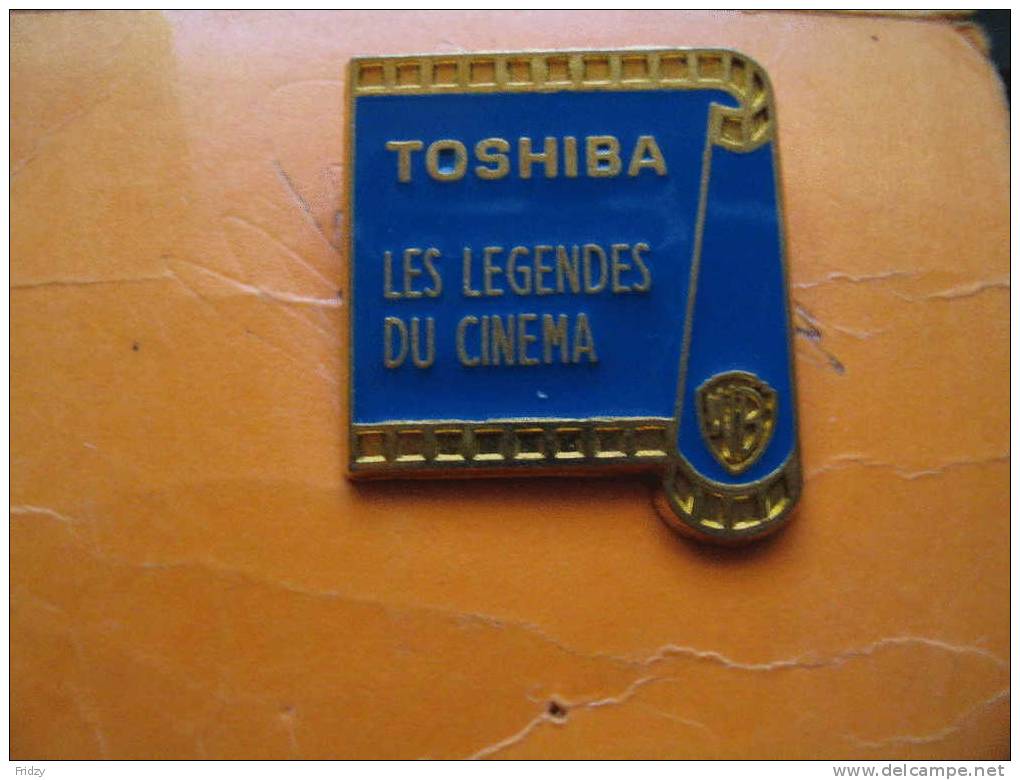 Pin's Toshiba Les Légendes Du Cinéma  WB - Filmmanie