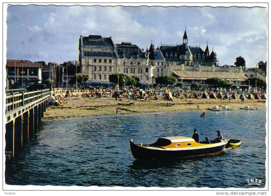 Carte Postale 33. Arcachon  La Plage Du Casino Trés Beau Plan - Arcachon