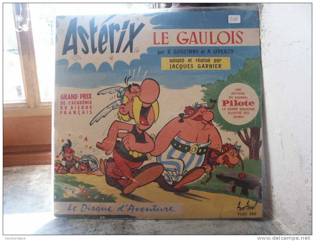 ASTERIX 33 TOUR ASTERIX LE GAULOIS - Asterix