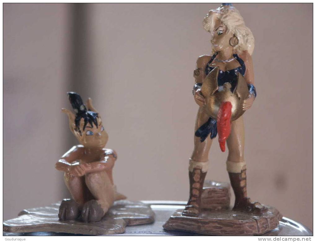 FIGURINE EN PLOMB ATALANTE ET PYROS   CRISSE - Crisse