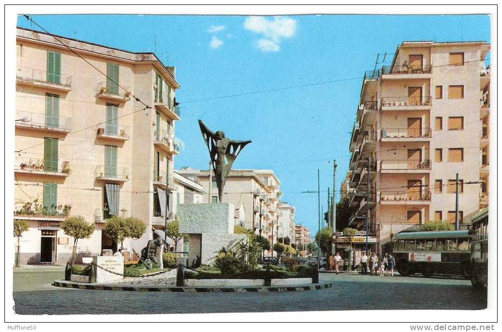 Italia 1970. Cartolina Di ERCOLANO -  Piazza Trieste. - Ercolano