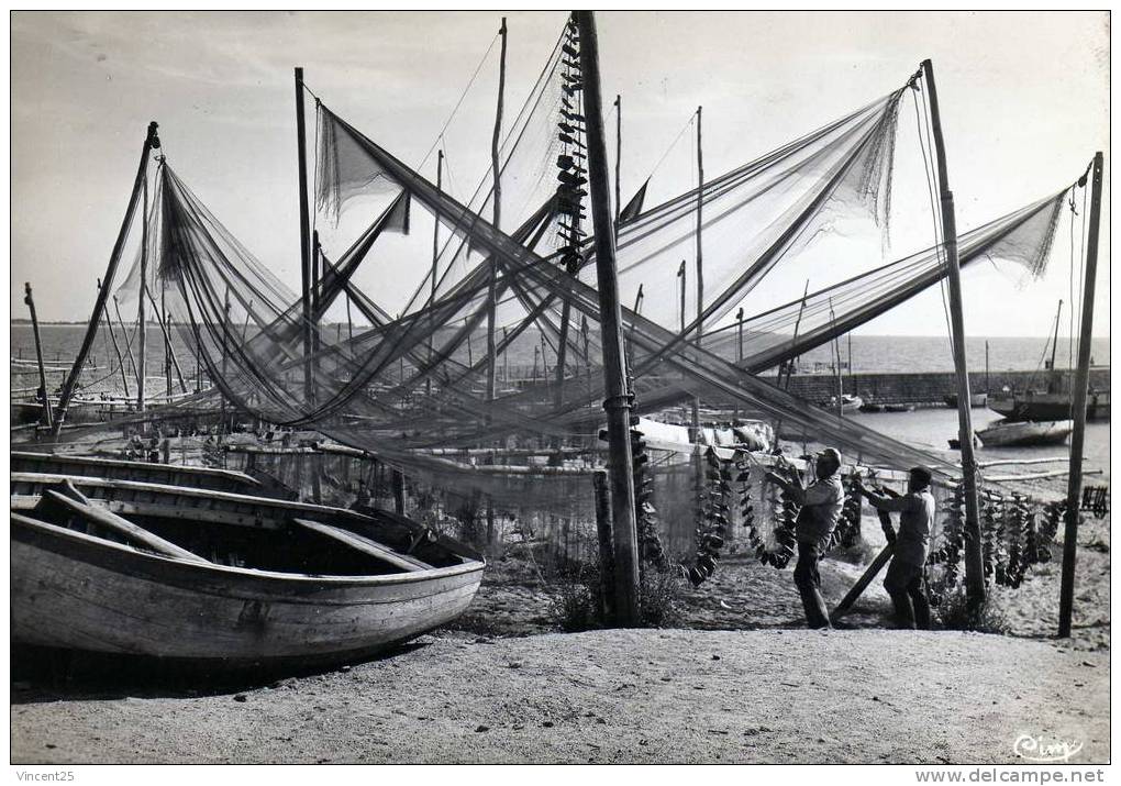 La Turballe Les Filets 1950 Pecheurs Au TravaiL PECHE METIER - La Turballe