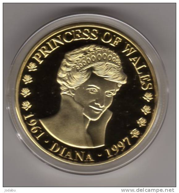 Trés Belle Médaille De La Princesse De Galles -diana-  (40mm) (30grs) Plaqué Or 24 Carats - Autres & Non Classés