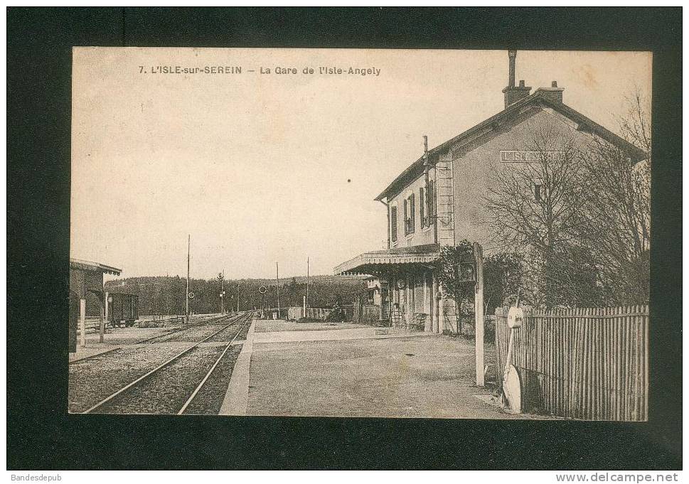 L' Isle Sur Serein (89) - La Gare De L' Isle Angely ( Vue Intérieure Lib. Pap. P. Wachter édit. ) - L'Isle Sur Serein