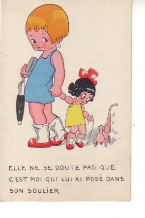 Elle Ne Se Doute Pas Que C´est Moi Qui L' Ai Posé Dans Son Soulier , Enfant Tenant Une Poupée - Jeux Et Jouets