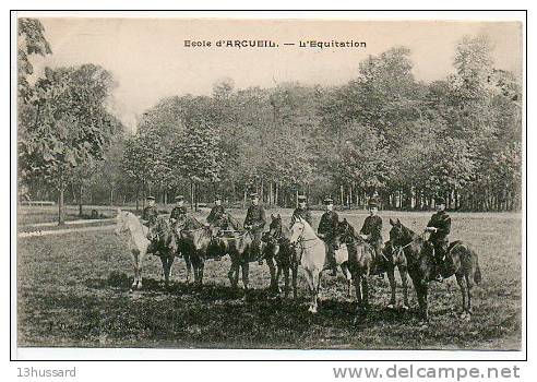 Carete Postale Ancienne Ecole D'Arcueil - L'Equitation - Militaires, Cavalerie - Arcueil