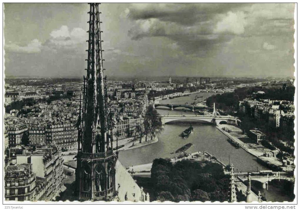 Cpsm  Vue Panoramique  Et La Seine  Prise De Notre Dame - Die Seine Und Ihre Ufer