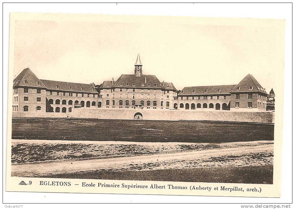 Egletons (19) : Ecole Primaire Supérieur Albert Thomas Environ 1930. - Egletons