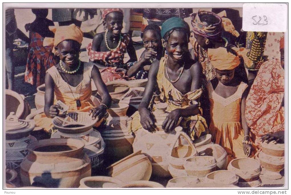 - SOUDAN - JEUNES VENDEUSES AU MARCHE - POTERIE (523) - Sudan