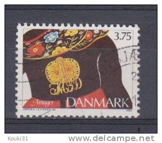 Danemark YT 1068 Obl : Vêtement Féminin Et Bijou - Used Stamps