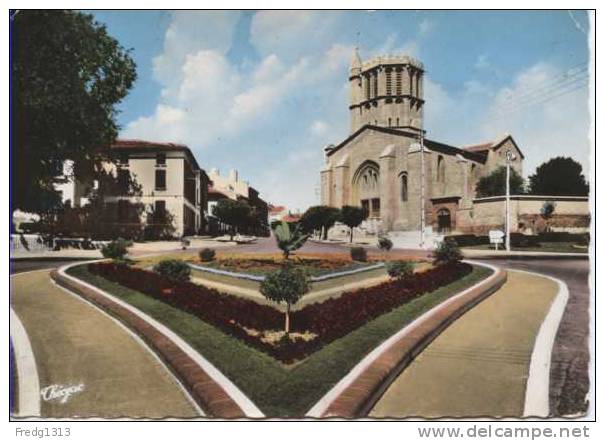 Castelsarrazin - Cathedrale St Sauveur Et Jardin Coeur Du Maire - Castelsarrasin